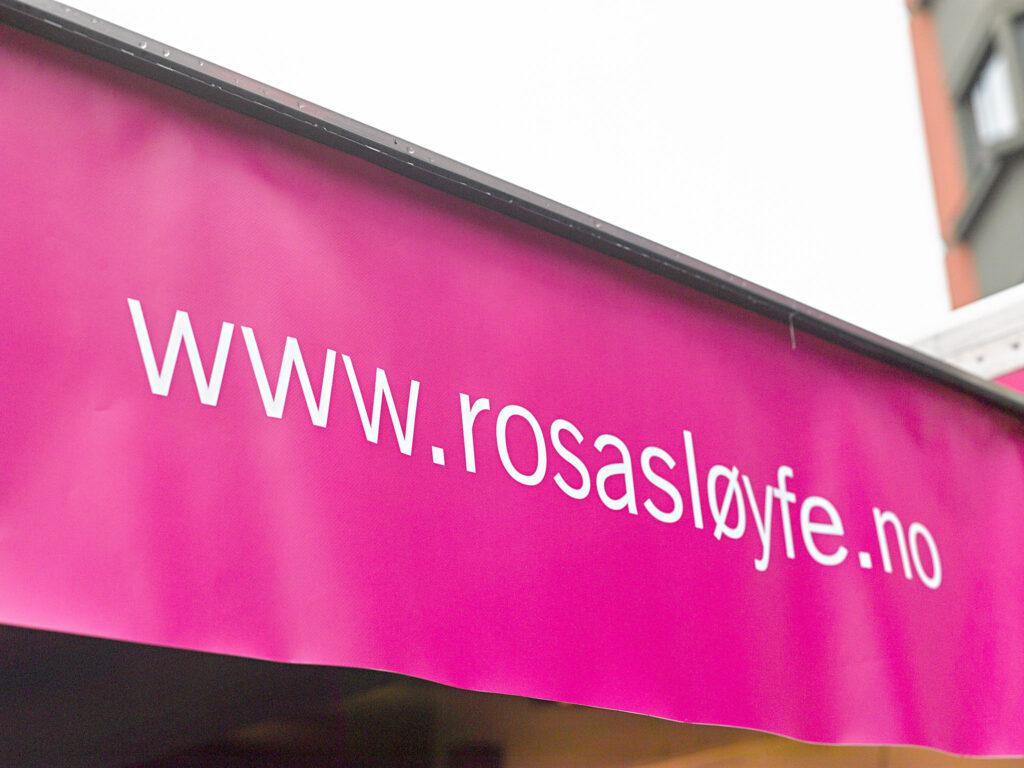 Banner med www.rosasløyfe.no