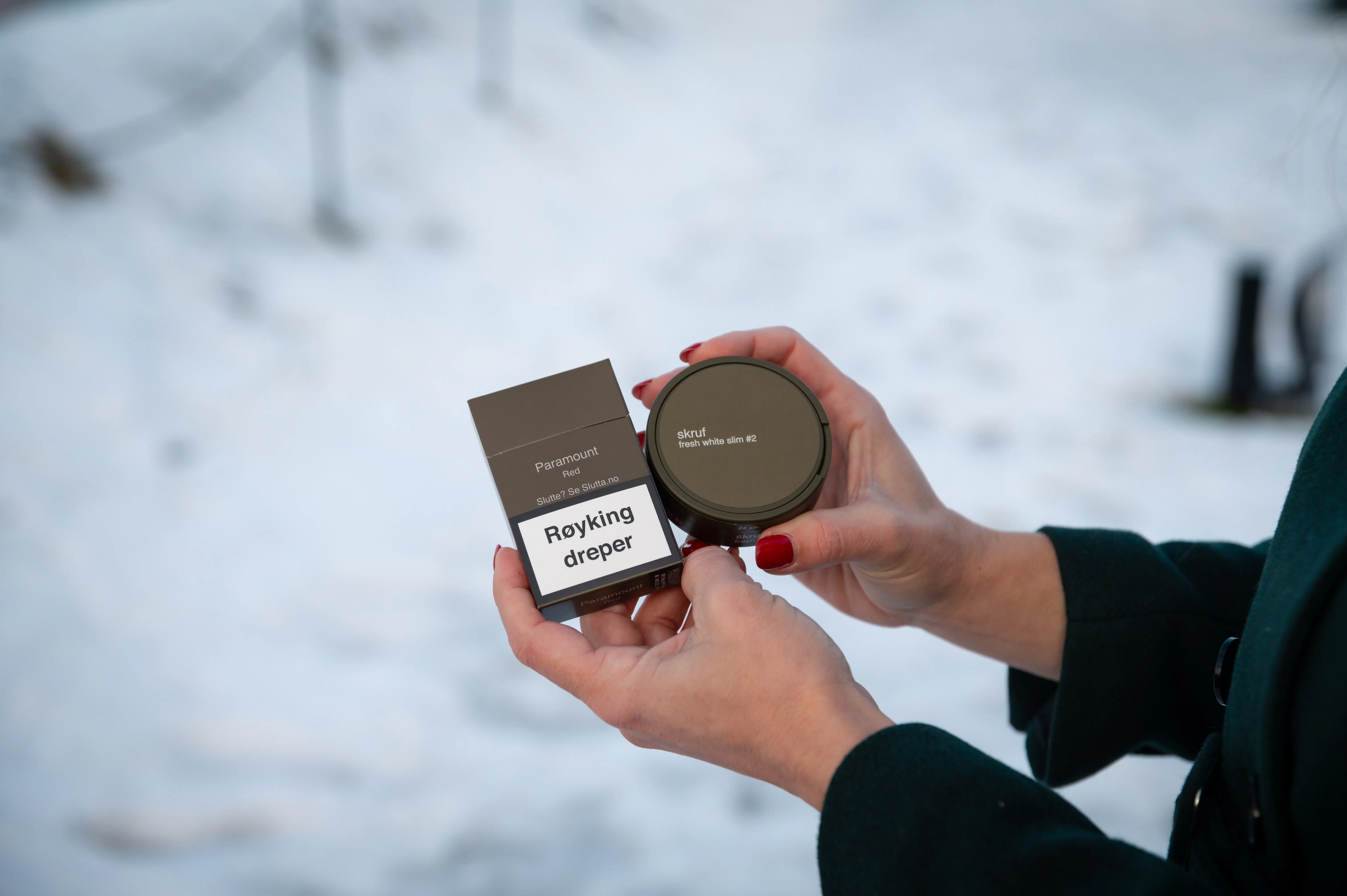 Bilde av røyk og snus