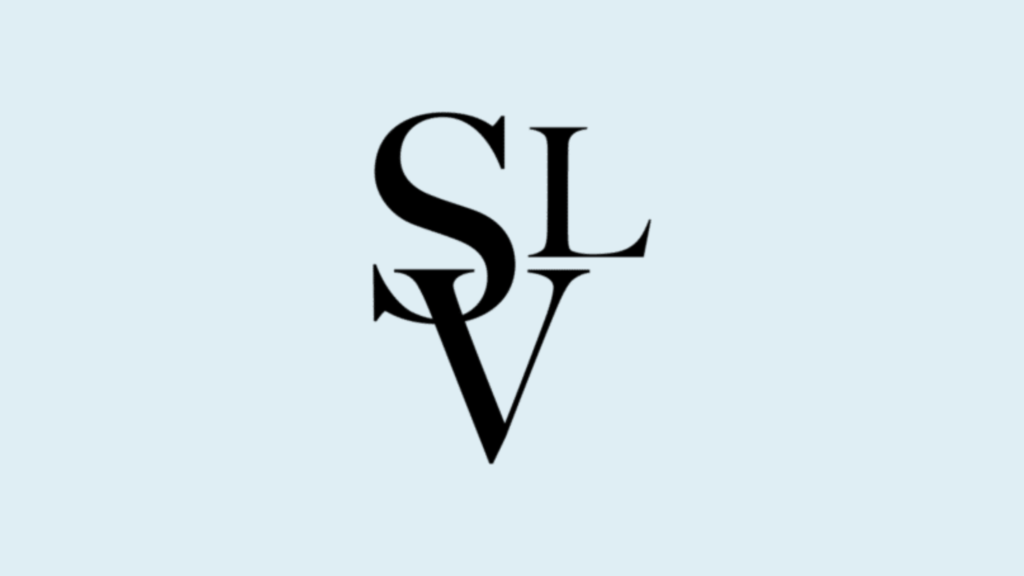 Slettvoll logo på blå bakgrunn