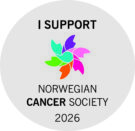 Et sirkulært merke med teksten "Jeg støtter Kreftforeningen 2026" og et fargerikt, abstrakt blomstermotiv i midten.