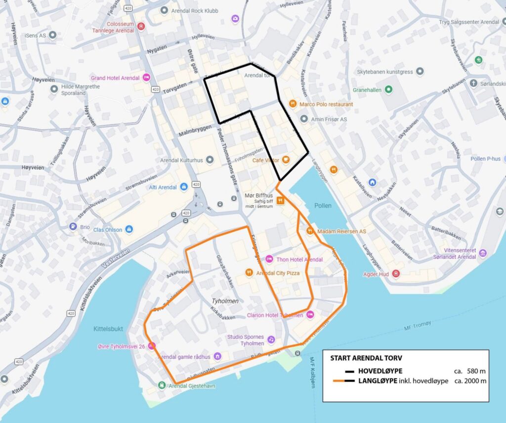 Kart over Arendal med to markerte løperuter: en kort runde på 580 m i svart og en lengre runde på 2000 m i oransje, begge med start ved Arendal Torv.